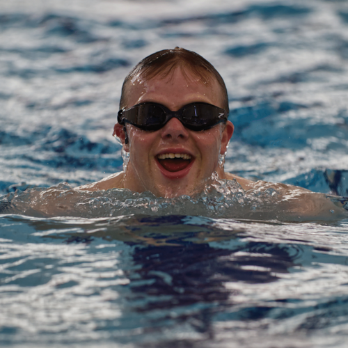 Para swimmer at swim meet